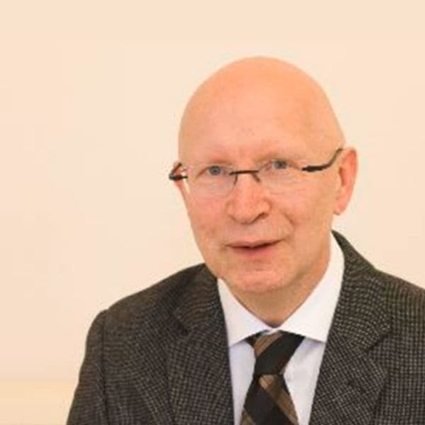 Prof. Dr. Hartmut Schröder